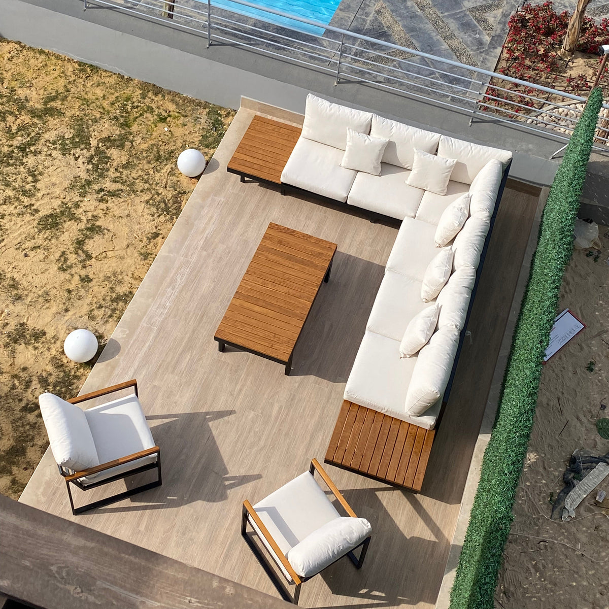 Tiran Outdoor Set